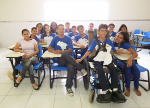 FOTO 01 - Turma com o Prof. Erlanilson